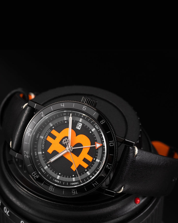 CRYPTOMATIC Jetsetter watch with Hong Kong skyline
