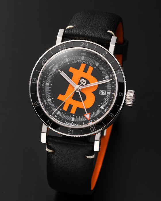 CRYPTOMATIC Jetsetter JET-112 lifestyle photo